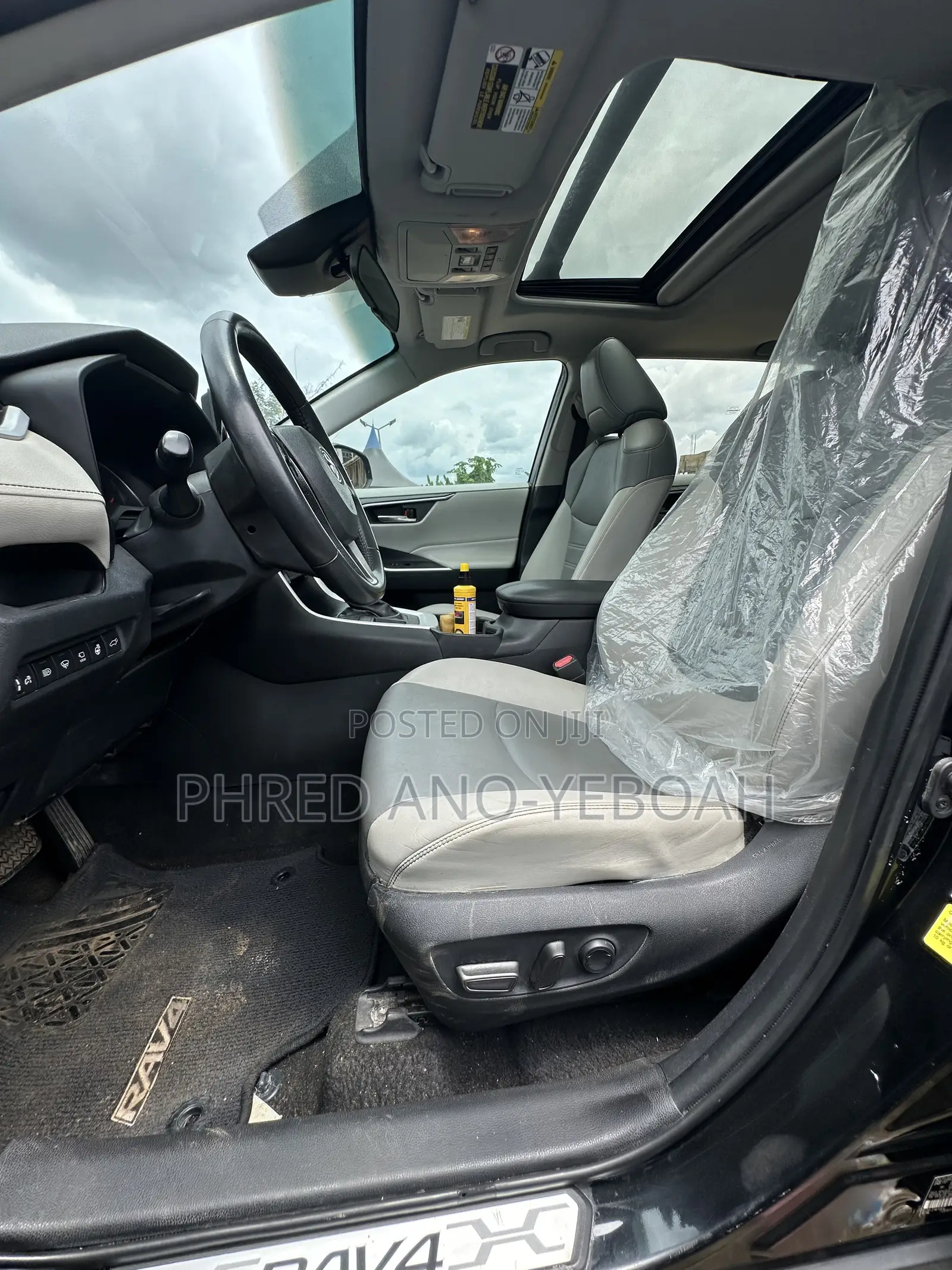 Toyota RAV4 XLE Premium 2021 Black