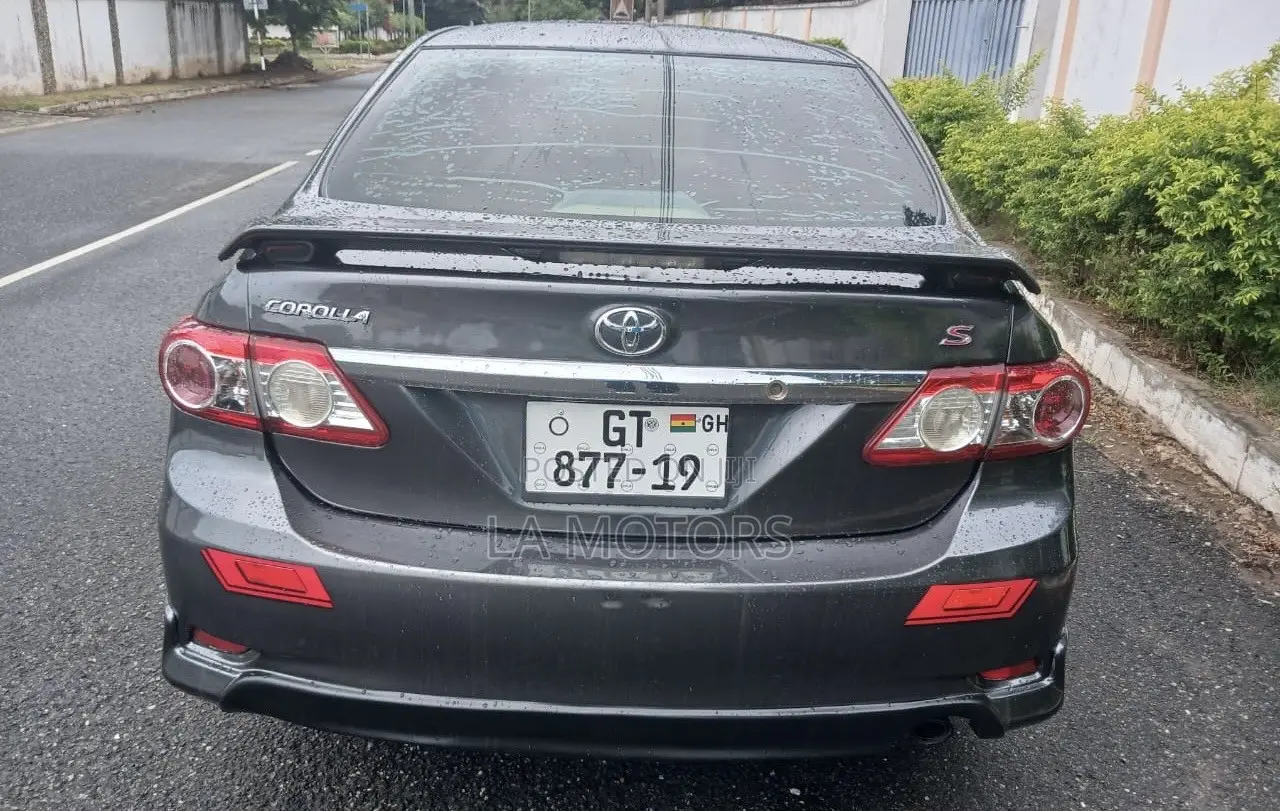 Toyota Corolla 2013 Gray