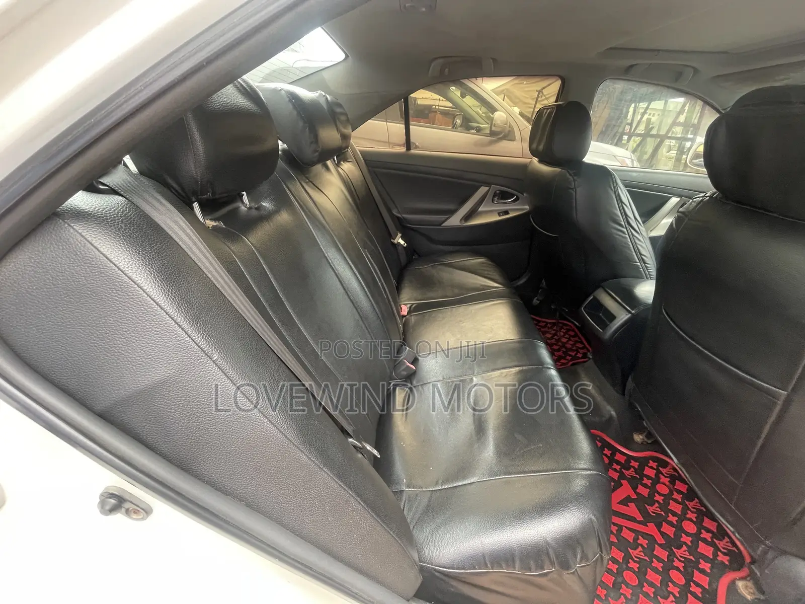 Toyota Camry SE 4dr Sedan (2.5L 4cyl 6A) 2012 White