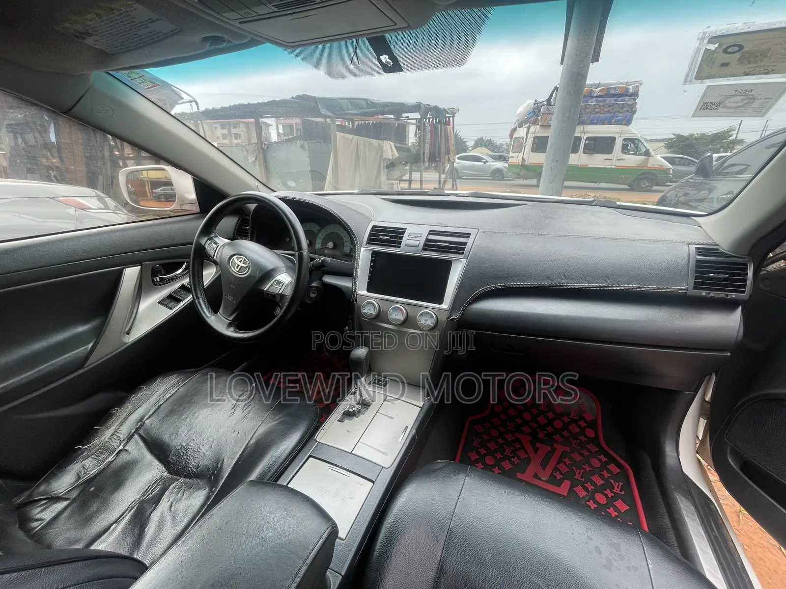 Toyota Camry SE 4dr Sedan (2.5L 4cyl 6A) 2012 White
