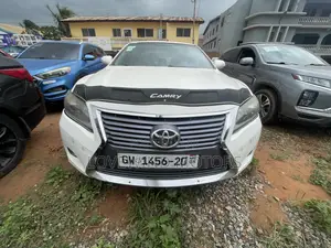Toyota Camry SE 4dr Sedan (2.5L 4cyl 6A) 2012 White