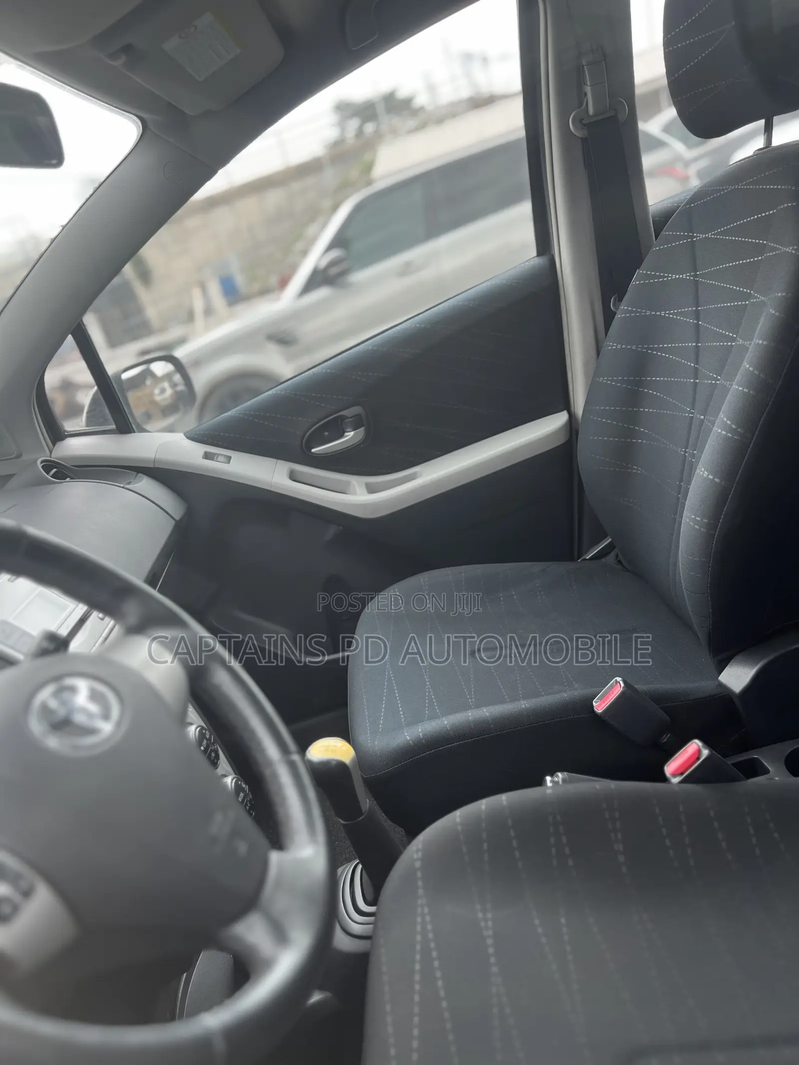 Toyota Yaris 2010 Gray