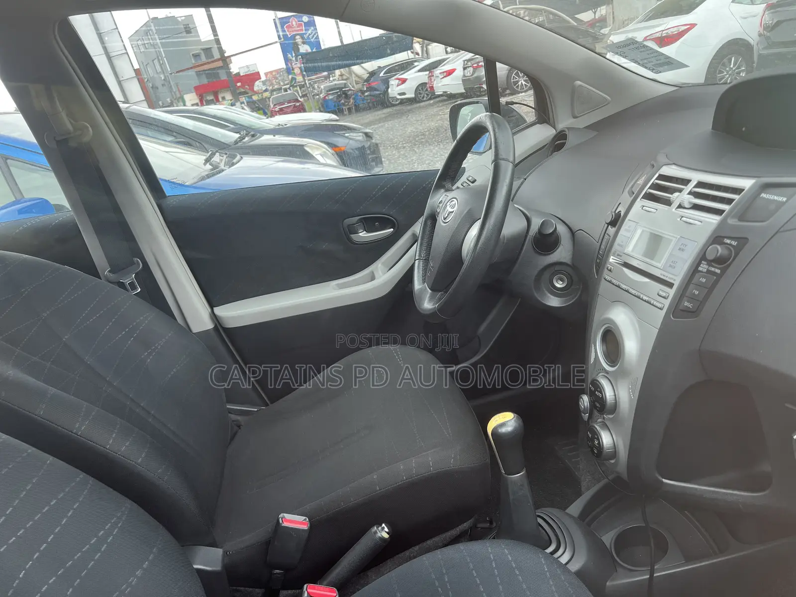 Toyota Yaris 2010 Gray