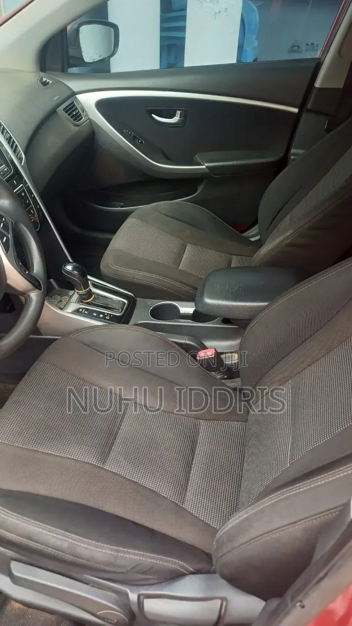 Hyundai Elantra 2013 Red