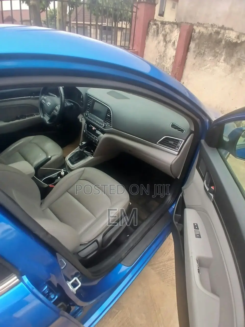 Hyundai Elantra Limited Sedan FWD (2.0L 4cyl 6A) 2017 Blue