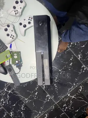 Used Xbox One It Comes With One Controller