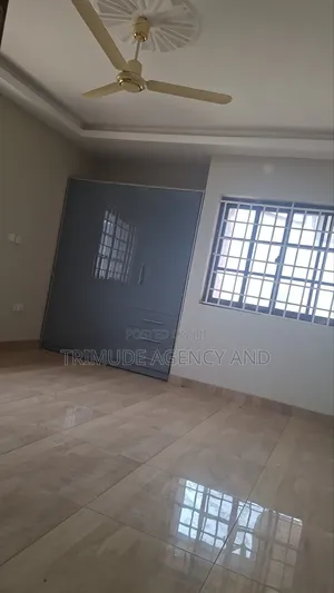 6bdrm House in Trimude Agency And, Kumasi Metropolitan for sale