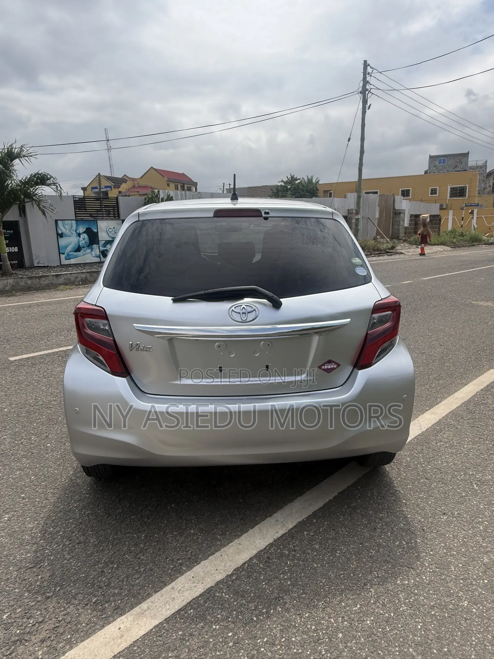 Toyota Vitz 1.3 FWD 5dr 2016 Silver