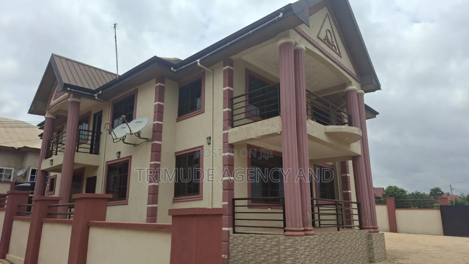 6bdrm House in Trimude Agency And, Kumasi Metropolitan for sale