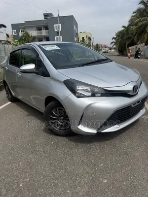 Toyota Vitz 1.3 FWD 5dr 2016 Silver