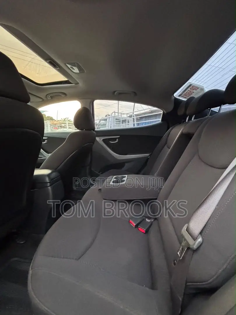Hyundai Elantra Limited Sedan FWD (1.8L 4cyl 6A) 2016 Red