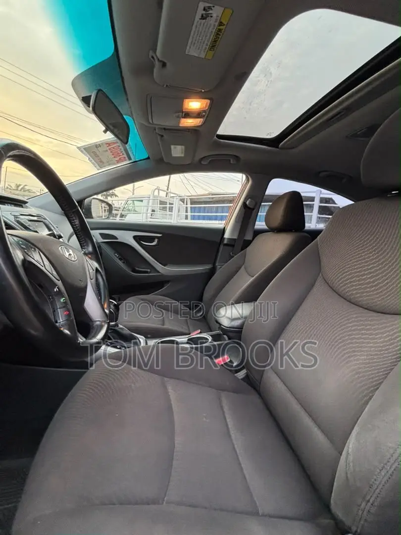 Hyundai Elantra Limited Sedan FWD (1.8L 4cyl 6A) 2016 Red