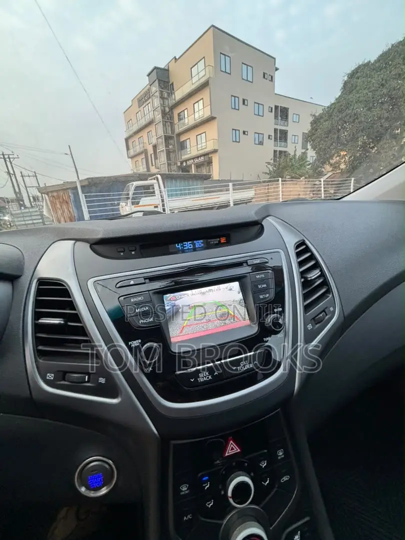 Hyundai Elantra Limited Sedan FWD (1.8L 4cyl 6A) 2016 Red