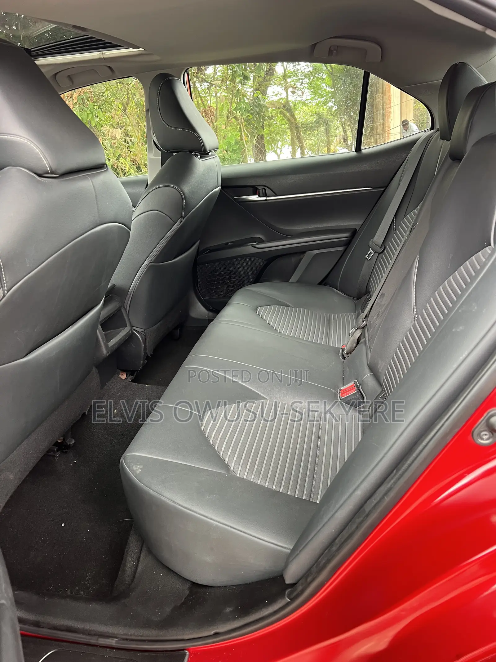 Toyota Camry SE (2.5L 4cyl 8A) 2019 Red