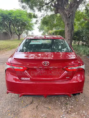 Toyota Camry SE (2.5L 4cyl 8A) 2019 Red