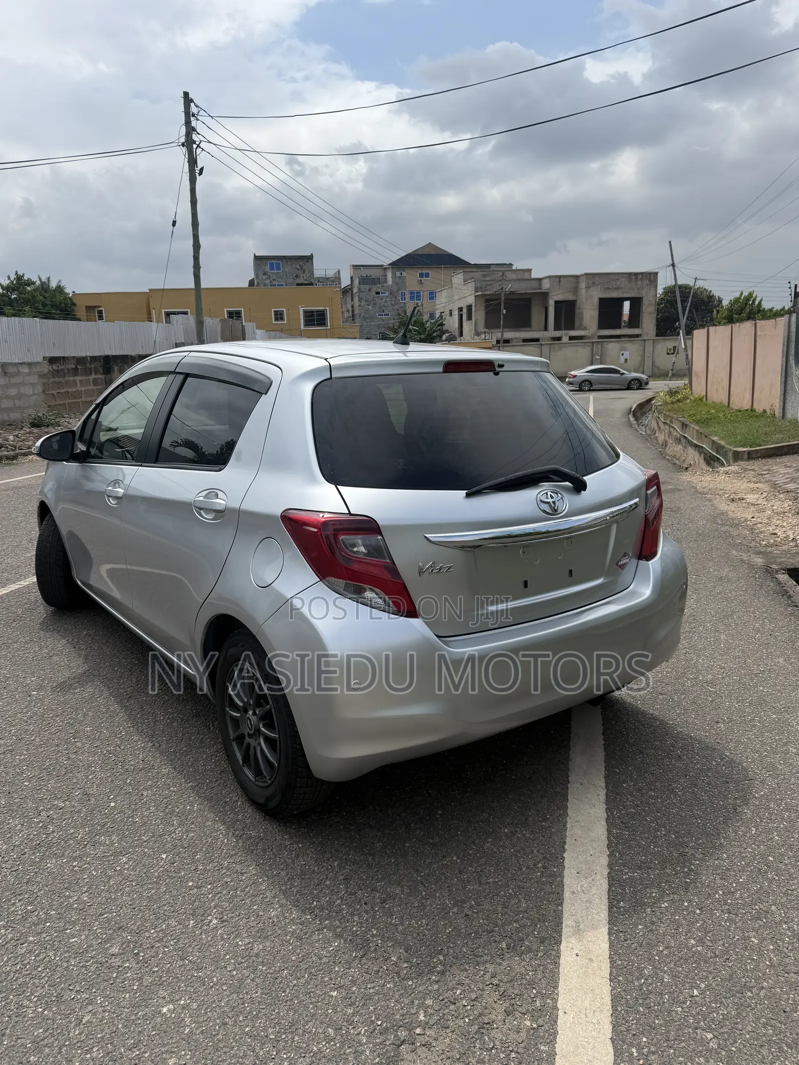 Toyota Vitz 1.3 FWD 5dr 2016 Silver