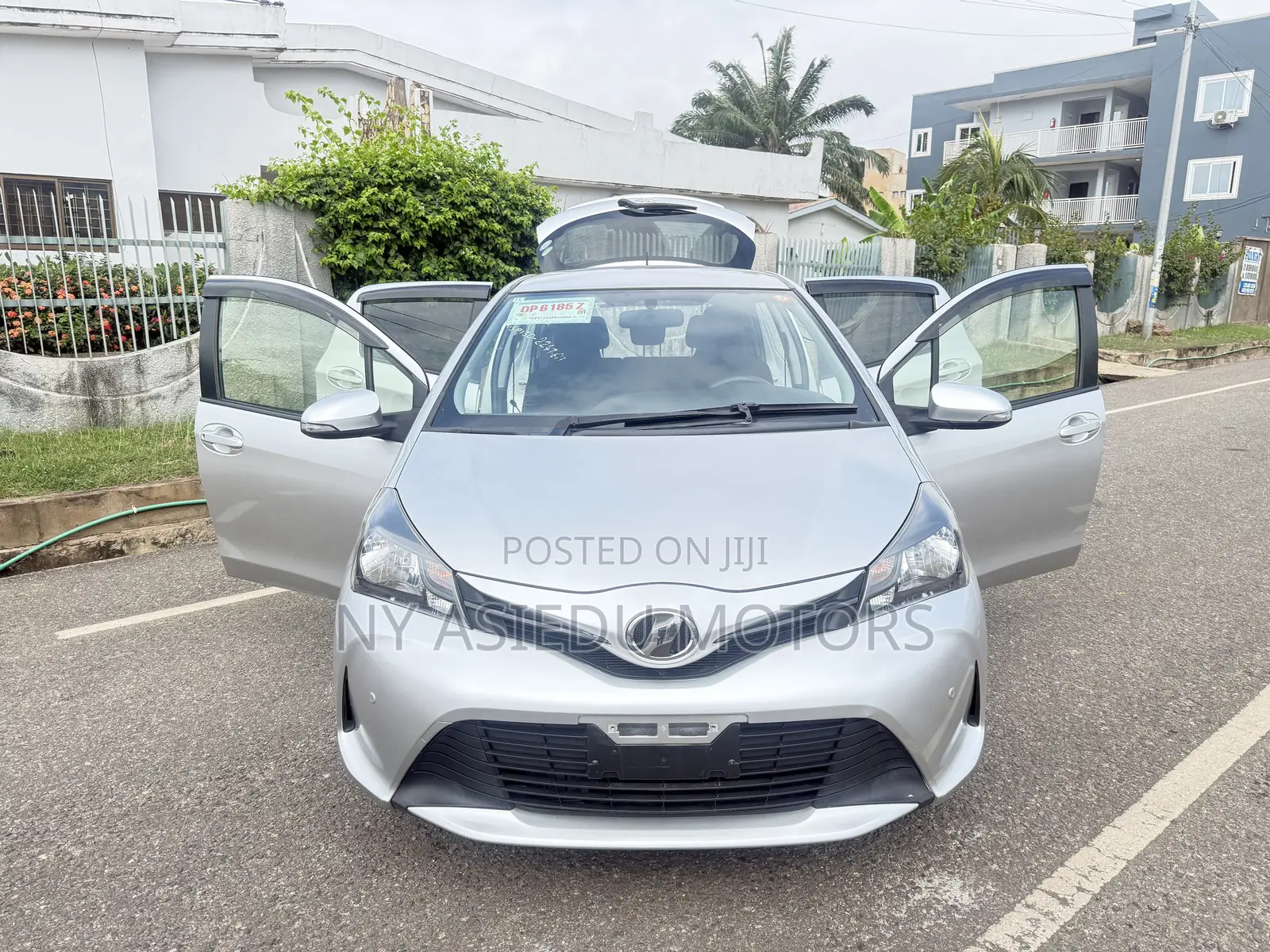 Toyota Vitz 1.3 FWD 5dr 2016 Silver