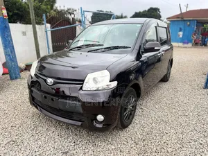 Toyota Sienta 2015 Burgundy