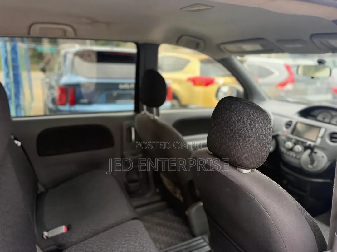 Toyota Sienta 2015 Burgundy