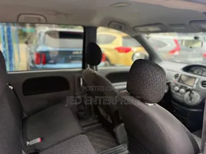 Toyota Sienta 2015 Burgundy