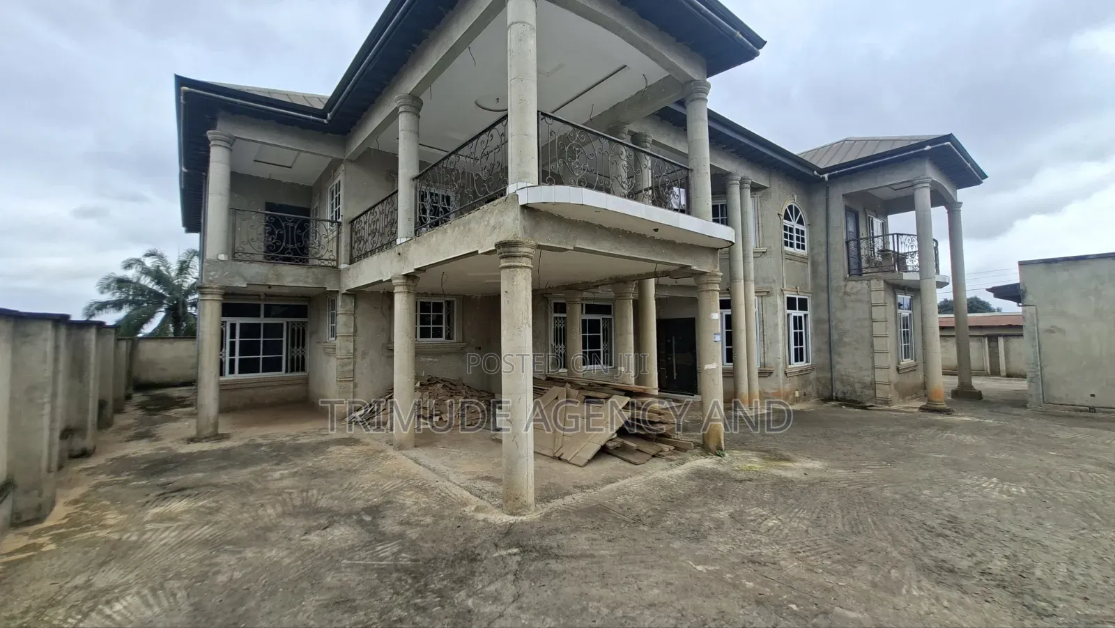 7bdrm House in Trimude Agency And, Kumasi Metropolitan for sale