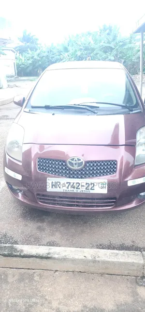 Toyota Vitz 1.3 FWD 3dr 2010 Burgundy