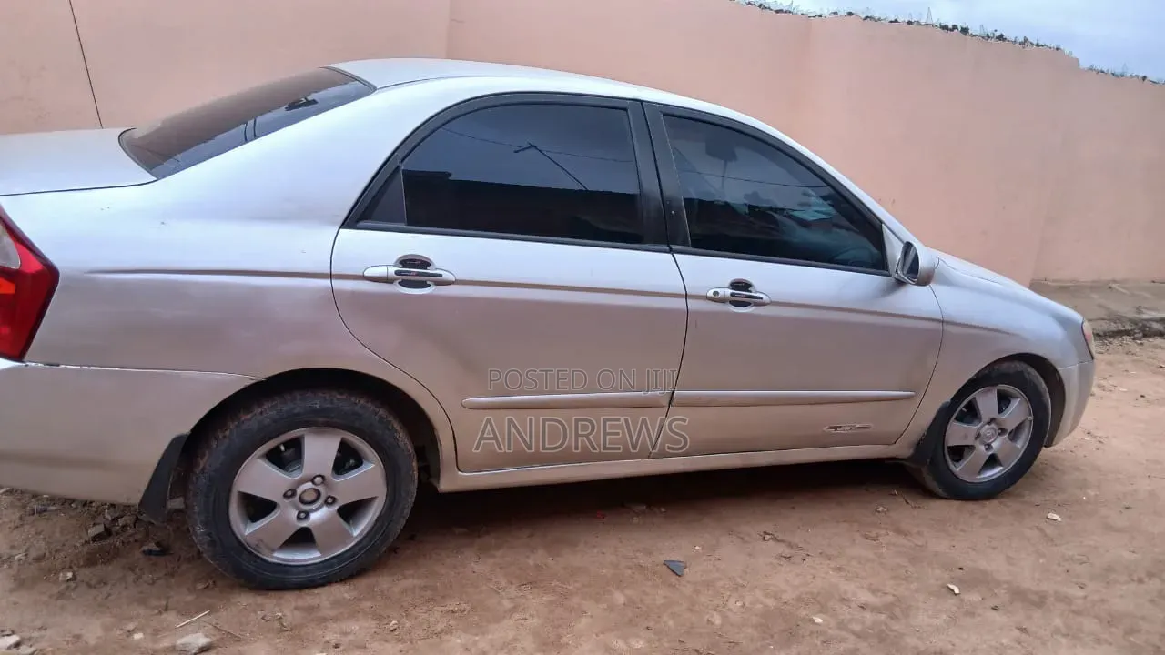 Kia Spectra LX 2009