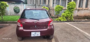 Toyota Vitz 1.3 AWD 3dr 2010 Burgundy