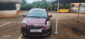 Toyota Vitz 1.3 AWD 3dr 2010 Burgundy
