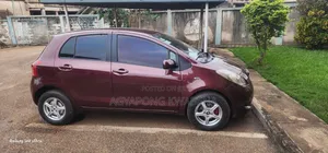 Toyota Vitz 1.3 AWD 3dr 2010 Burgundy