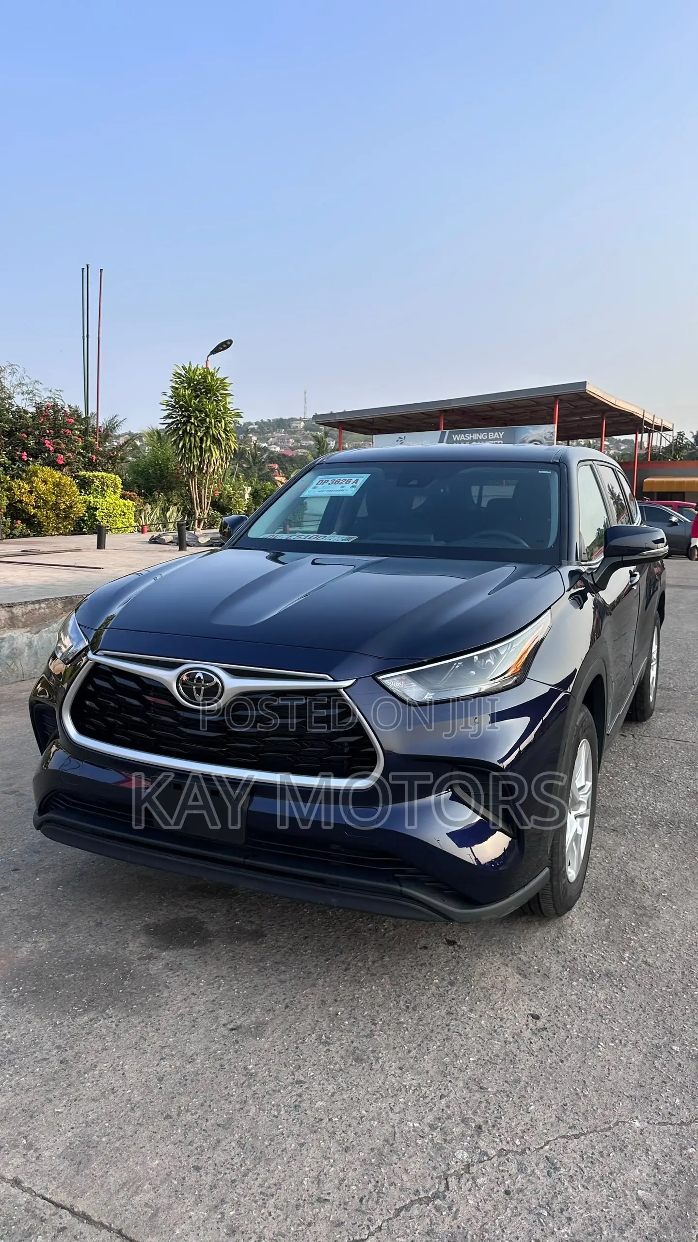 Toyota Highlander LE 2022 Blue