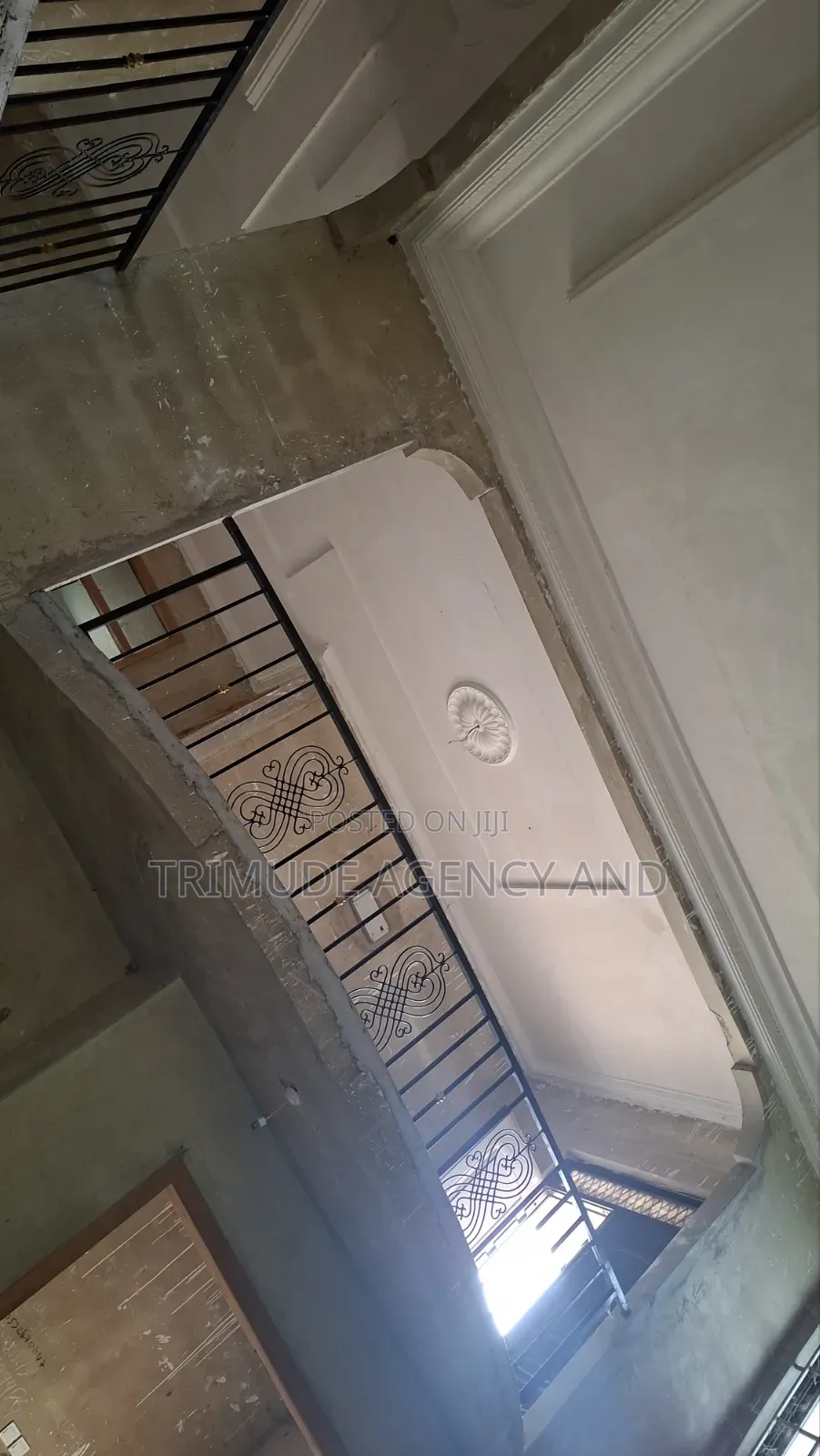 6bdrm House in Trimude Agency And, Kumasi Metropolitan for sale