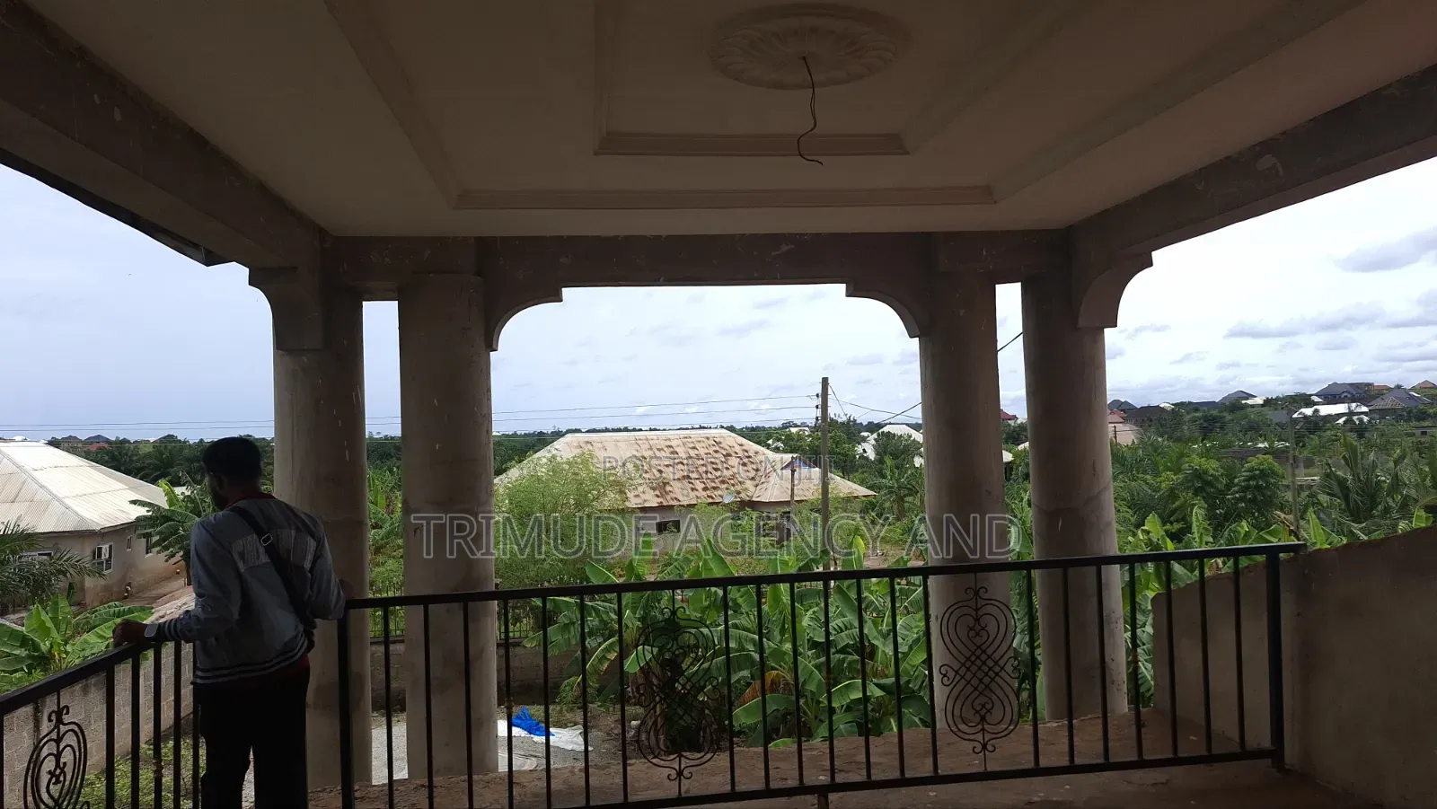 6bdrm House in Trimude Agency And, Kumasi Metropolitan for sale