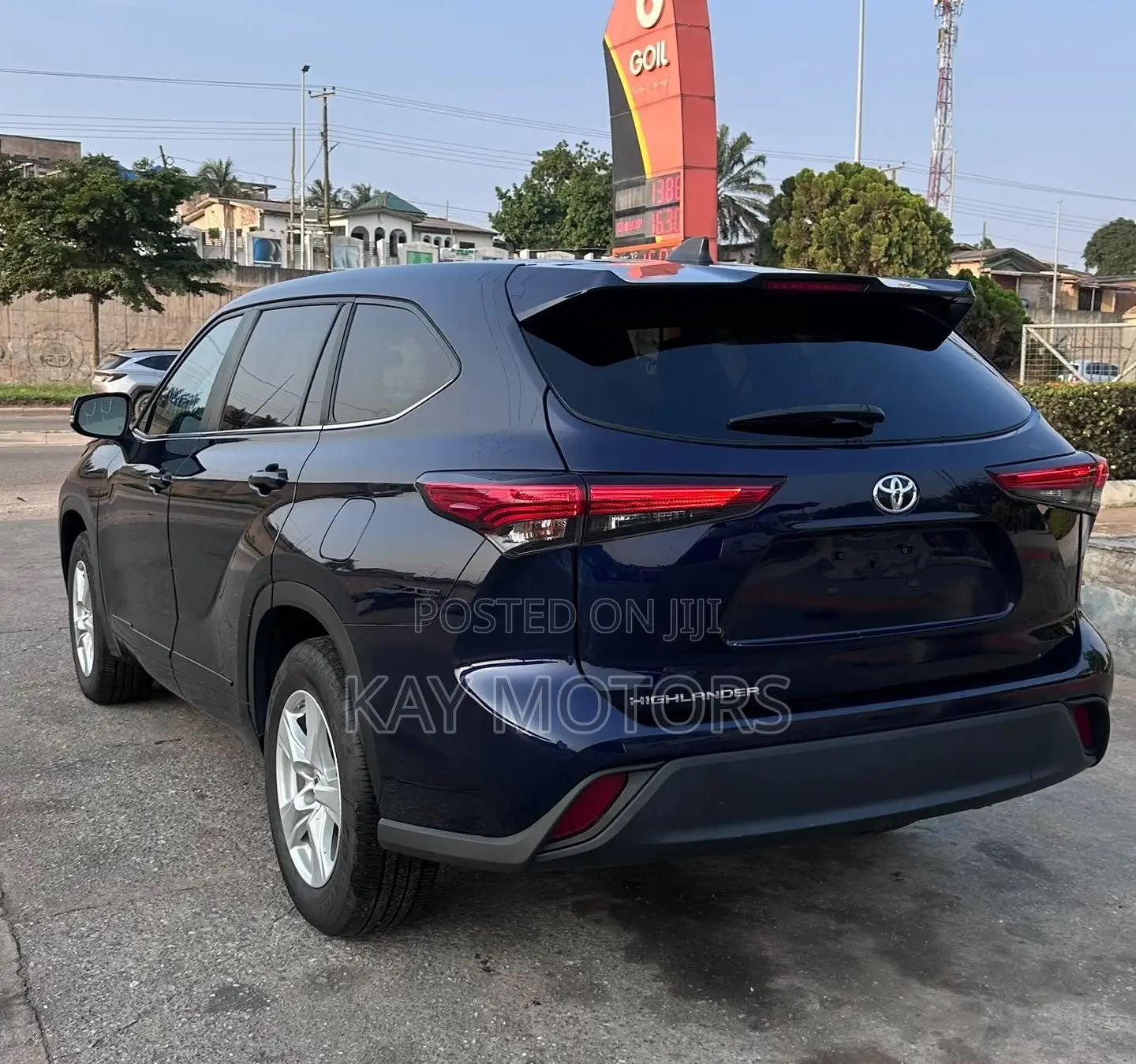Toyota Highlander LE 2022 Blue