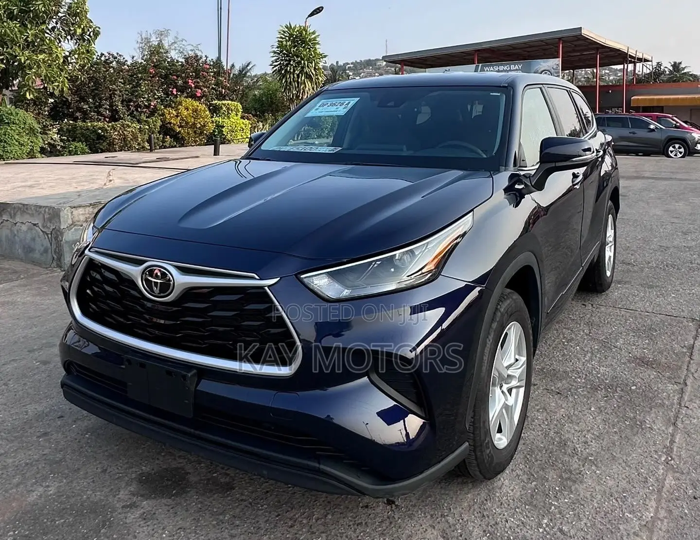 Toyota Highlander LE 2022 Blue