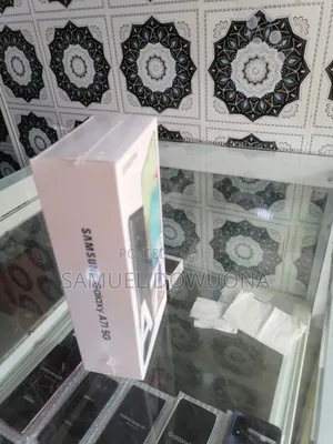 New Samsung Galaxy A71 128 GB Black
