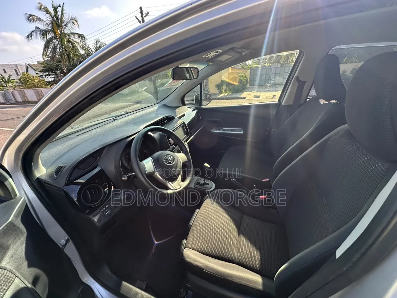 Toyota Vitz 1.3 FWD 3dr 2015 Silver