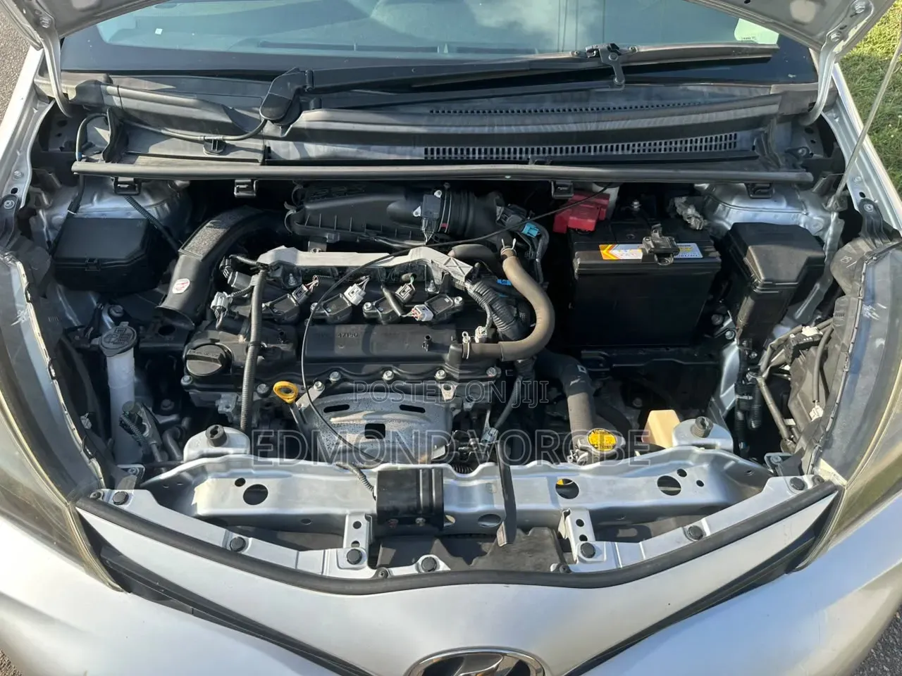 Toyota Vitz 1.3 FWD 3dr 2015 Silver