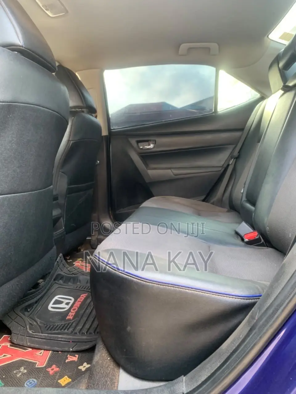Toyota Corolla SE (1.8L 4cyl 2A) 2019 Blue