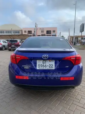 Toyota Corolla SE (1.8L 4cyl 2A) 2019 Blue