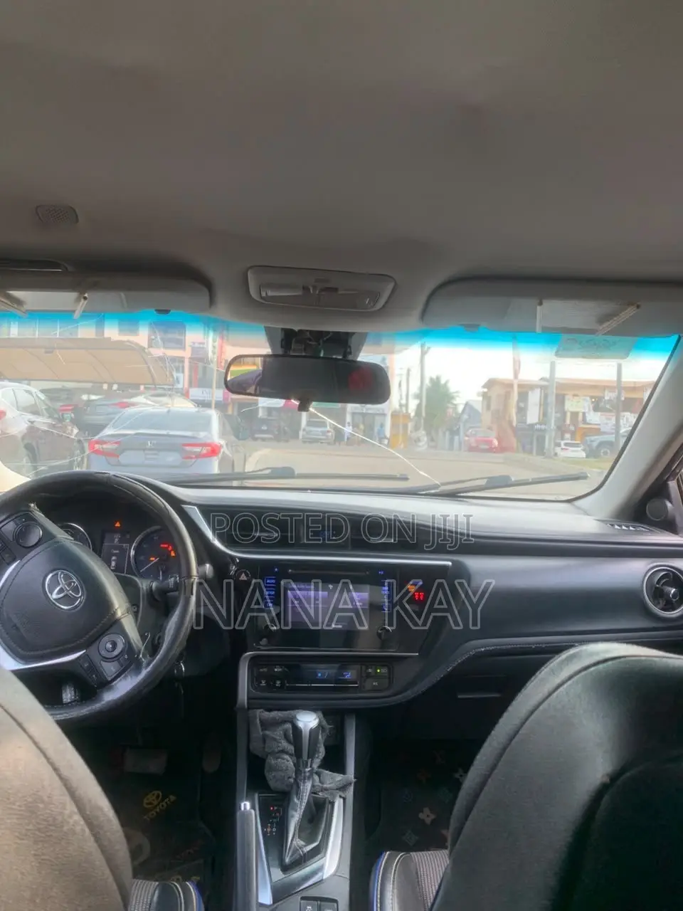 Toyota Corolla SE (1.8L 4cyl 2A) 2019 Blue