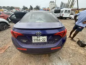 Toyota Corolla SE (1.8L 4cyl 2A) 2019 Blue