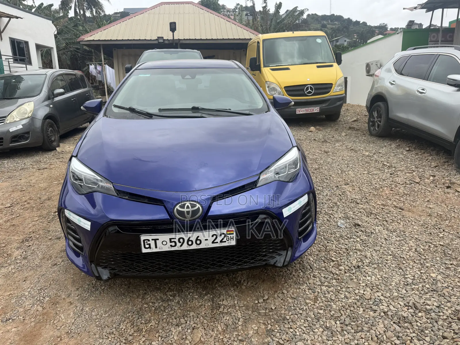 Toyota Corolla SE (1.8L 4cyl 2A) 2019 Blue