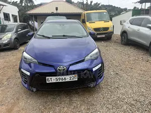 Toyota Corolla SE (1.8L 4cyl 2A) 2019 Blue