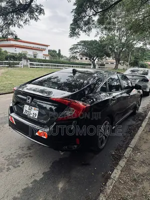 Honda Civic EX 4dr Hatchback (1.5L 4cyl) 2017