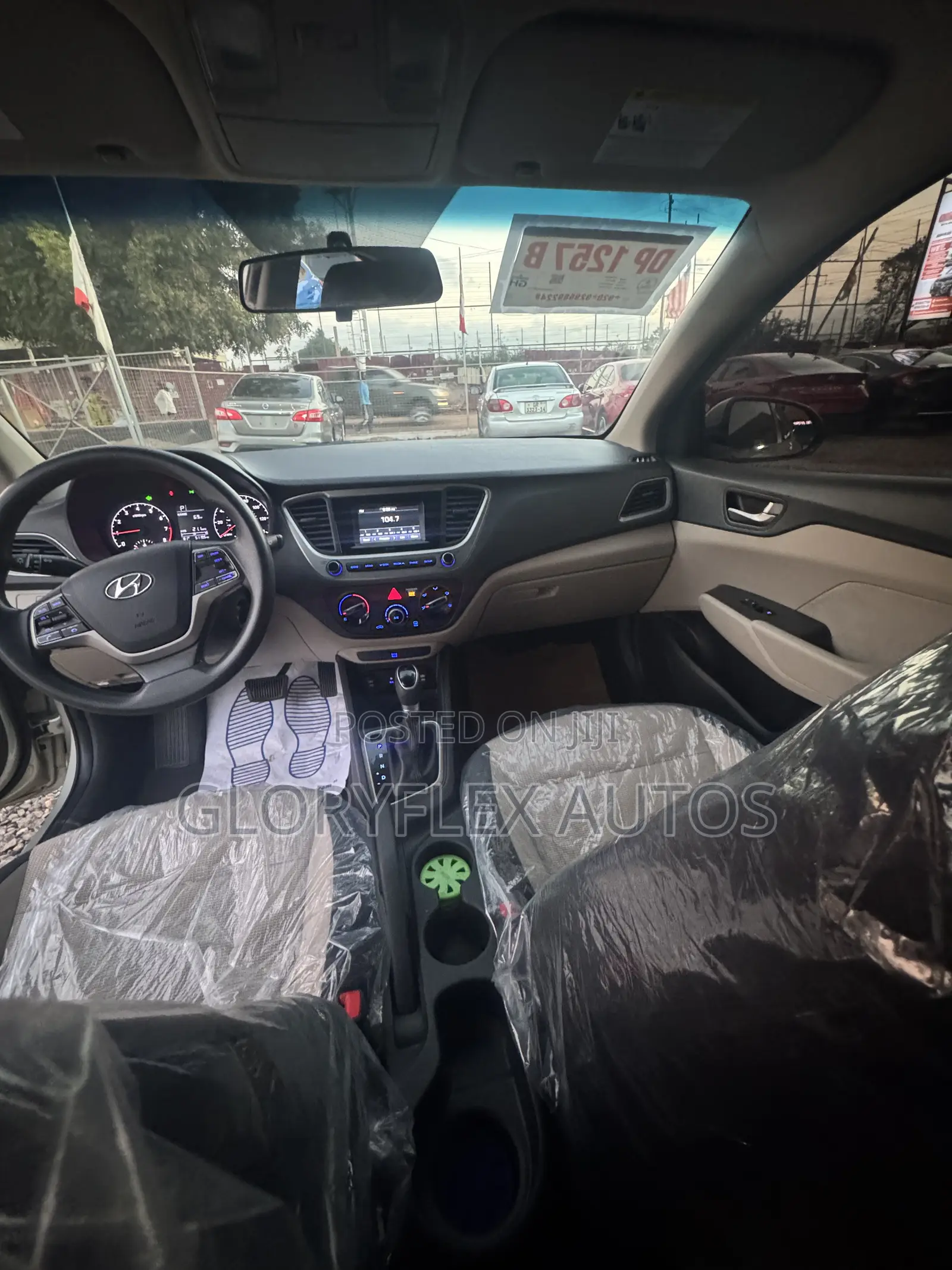 Hyundai Accent SE 2018 Beige