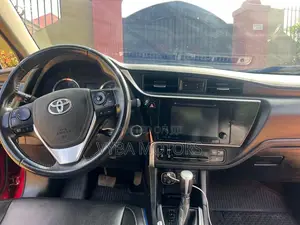 Toyota Corolla XSE (1.8L 4cyl 2A) 2018 Red