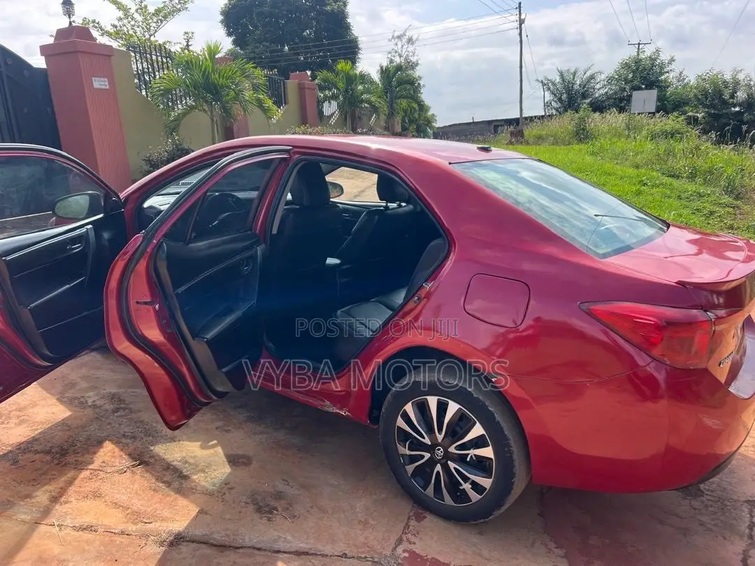 Toyota Corolla XSE (1.8L 4cyl 2A) 2018 Red
