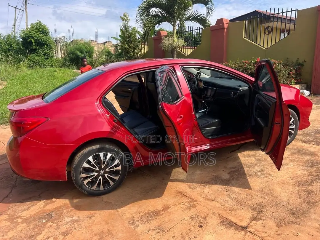 Toyota Corolla XSE (1.8L 4cyl 2A) 2018 Red