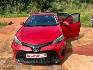Toyota Corolla XSE (1.8L 4cyl 2A) 2018 Red